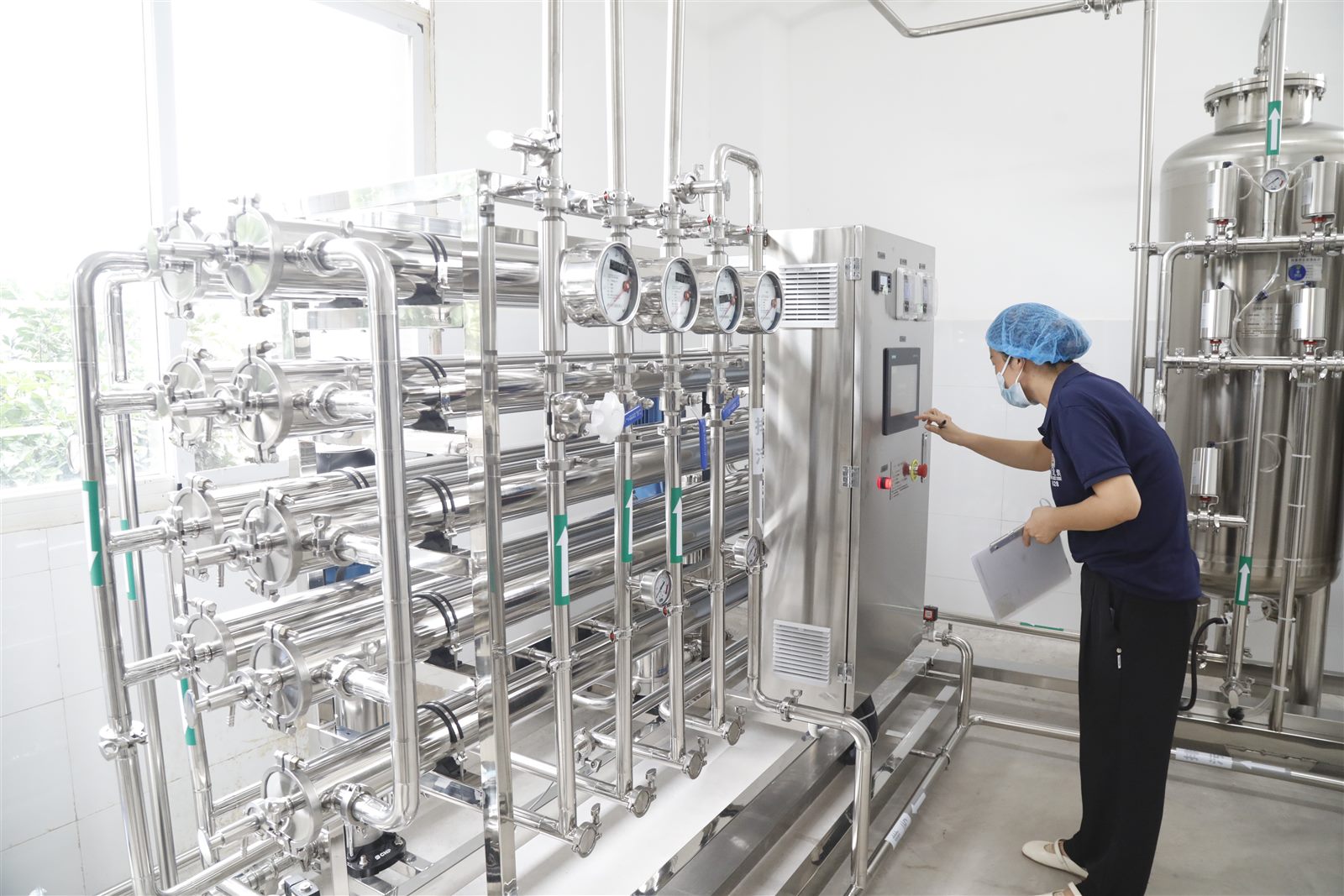 Processing and operating-control area